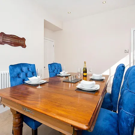 Dom wakacyjny George Street One - Uk2766 *