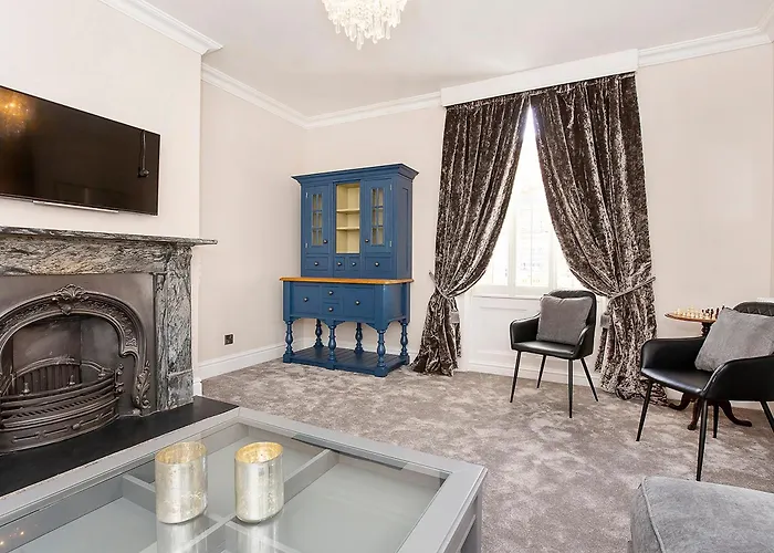 George Street One - Uk2766 *